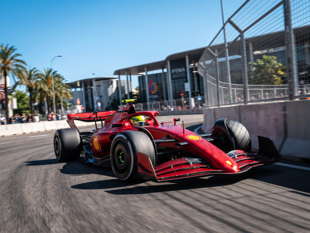 Conquering the Madring: Track Knowledge in Motorsport Management Games